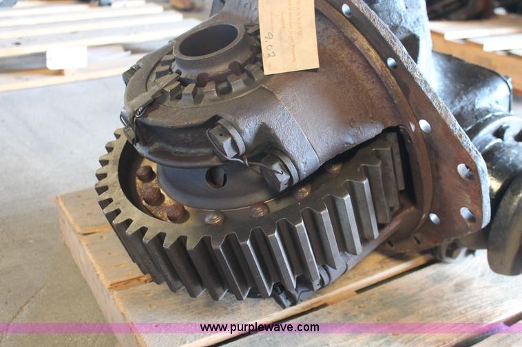image for item AZ9482 4600R differential