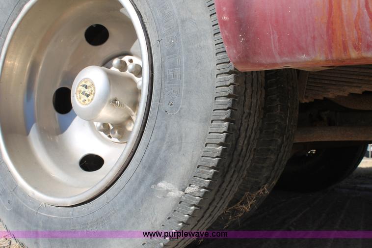 image for item C3667 1987 Chevrolet P30 Mobile Traveler 31' motorhome