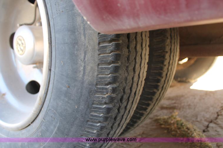 image for item C3667 1987 Chevrolet P30 Mobile Traveler 31' motorhome