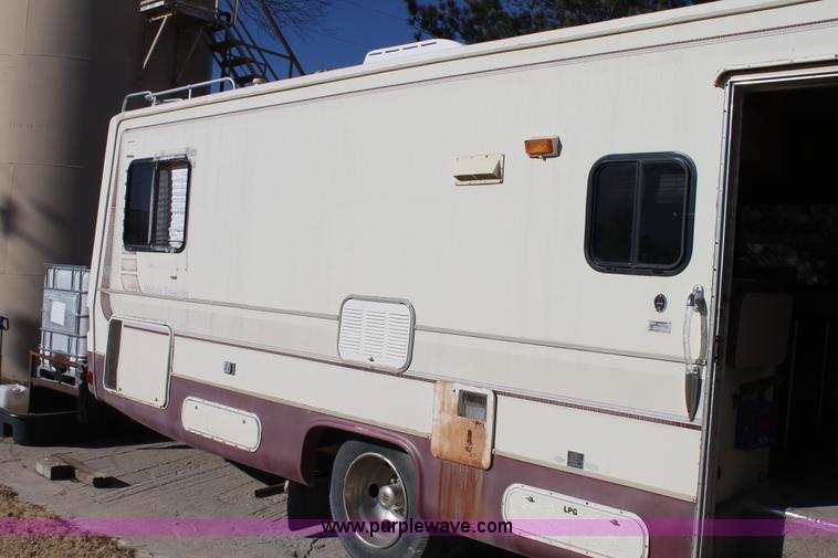 image for item C3667 1987 Chevrolet P30 Mobile Traveler 31' motorhome
