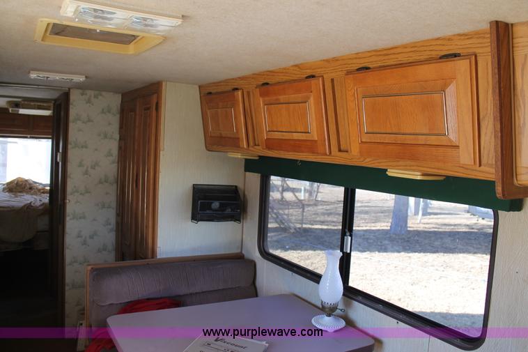 image for item C3667 1987 Chevrolet P30 Mobile Traveler 31' motorhome