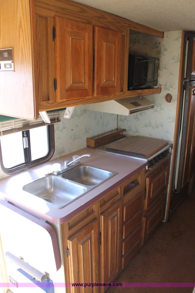 image for item C3667 1987 Chevrolet P30 Mobile Traveler 31' motorhome