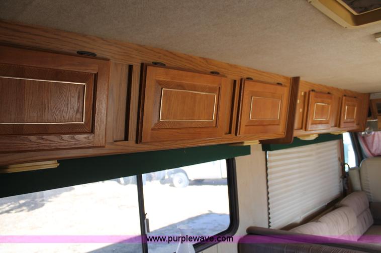 image for item C3667 1987 Chevrolet P30 Mobile Traveler 31' motorhome