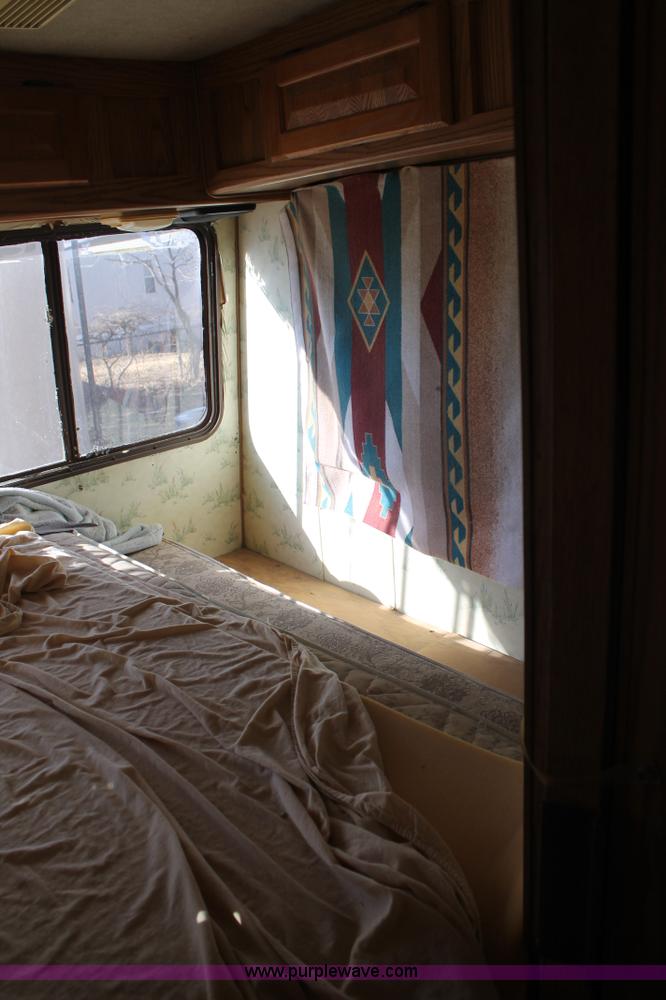 image for item C3667 1987 Chevrolet P30 Mobile Traveler 31' motorhome