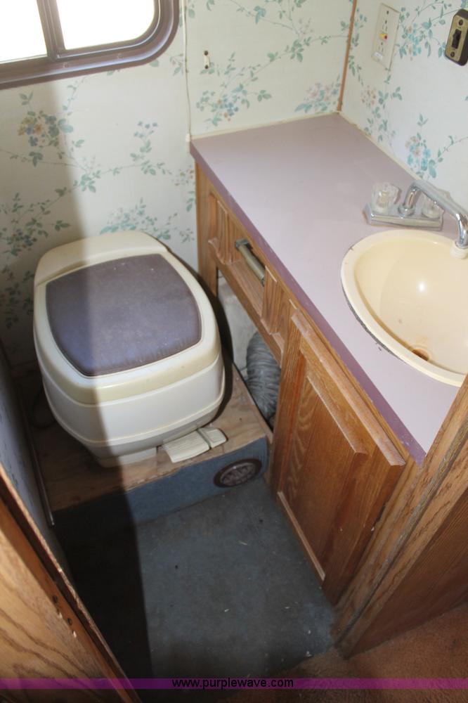 image for item C3667 1987 Chevrolet P30 Mobile Traveler 31' motorhome