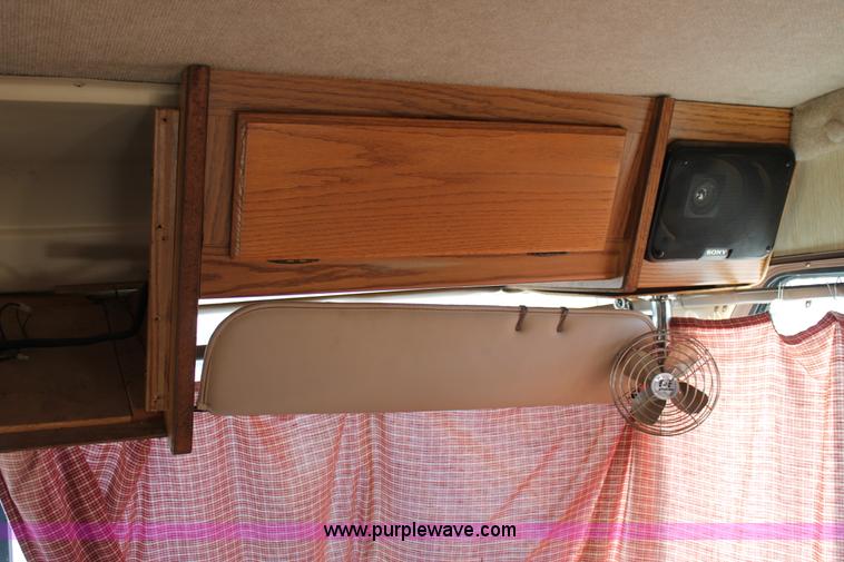 image for item C3667 1987 Chevrolet P30 Mobile Traveler 31' motorhome