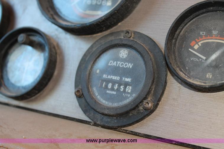 image for item C3667 1987 Chevrolet P30 Mobile Traveler 31' motorhome