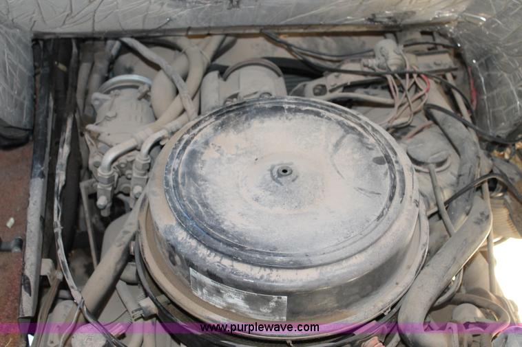 image for item C3667 1987 Chevrolet P30 Mobile Traveler 31' motorhome