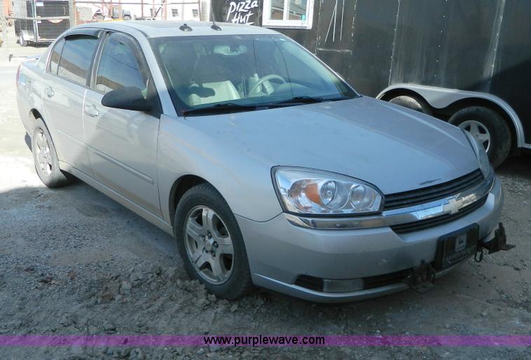 image for item D6077 2004 Chevrolet Malibu LT