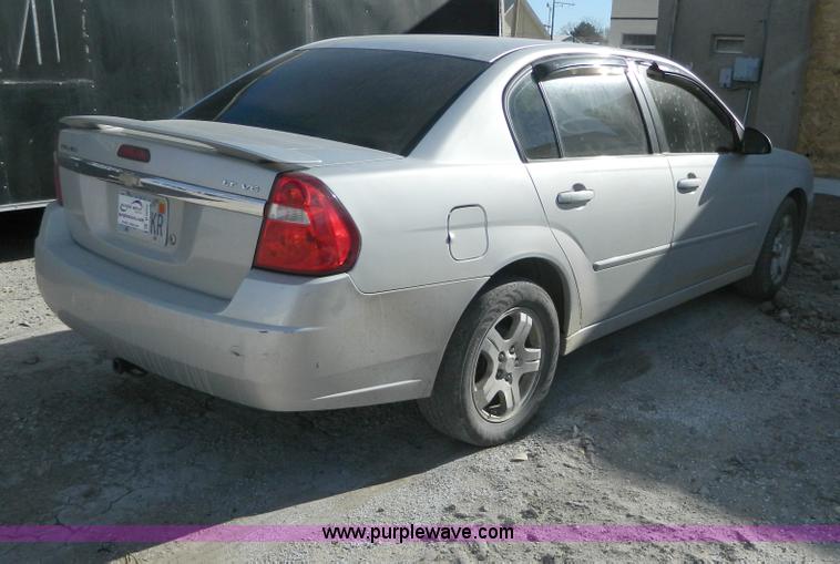 image for item D6077 2004 Chevrolet Malibu LT