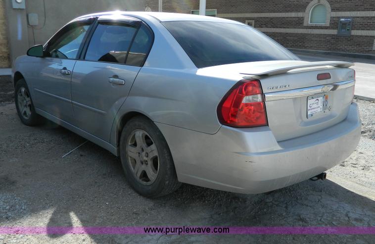 image for item D6077 2004 Chevrolet Malibu LT