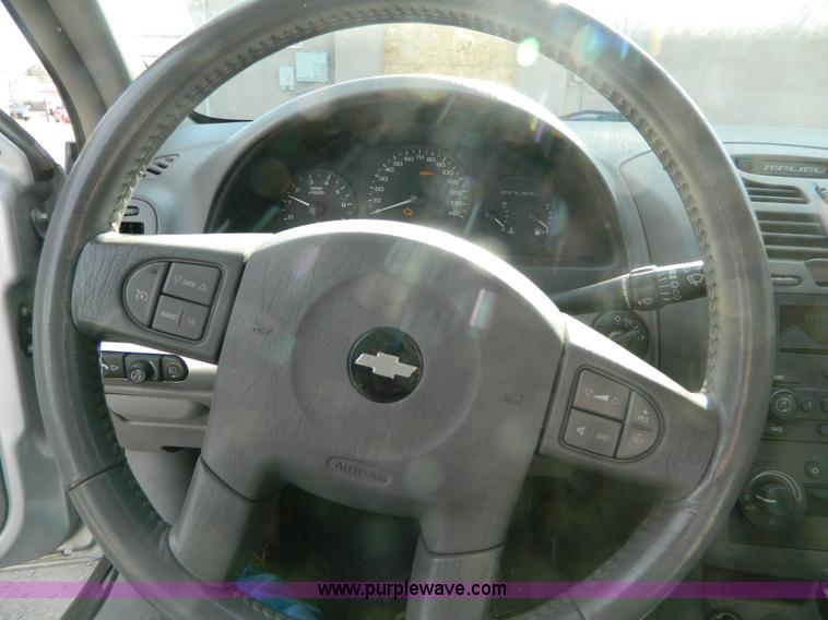 image for item D6077 2004 Chevrolet Malibu LT