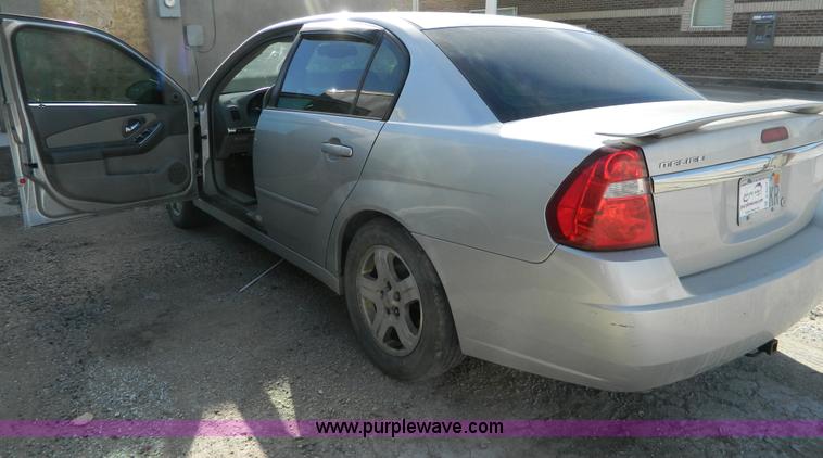 image for item D6077 2004 Chevrolet Malibu LT