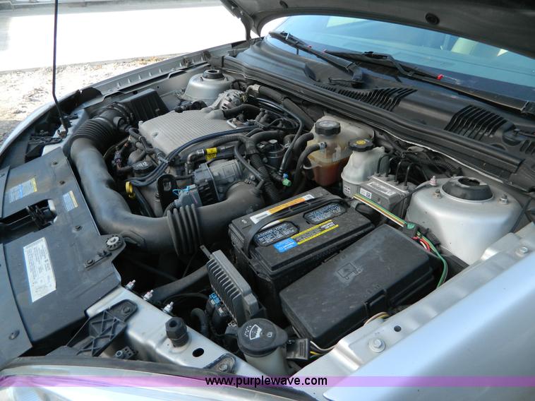 image for item D6077 2004 Chevrolet Malibu LT