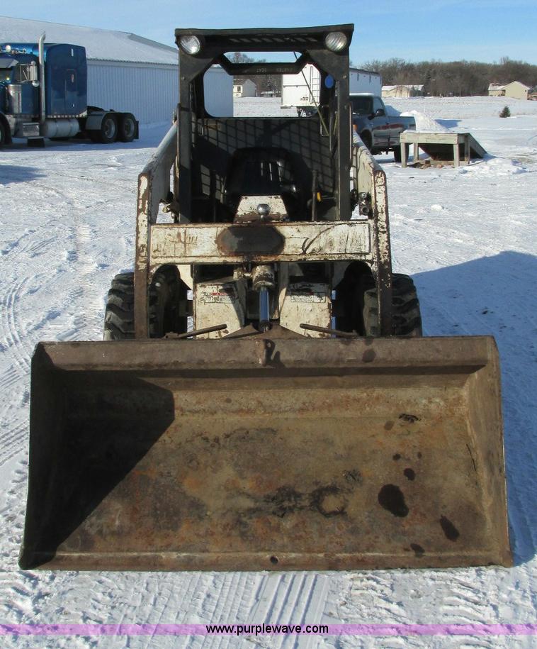image for item E5236 1990 Bobcat 743B skid steer