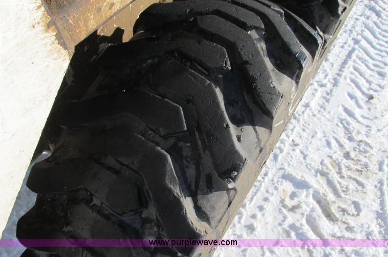 image for item E5236 1990 Bobcat 743B skid steer