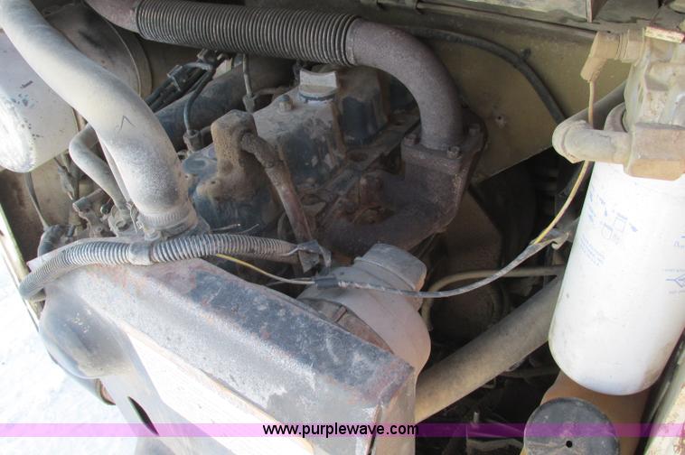 image for item E5236 1990 Bobcat 743B skid steer