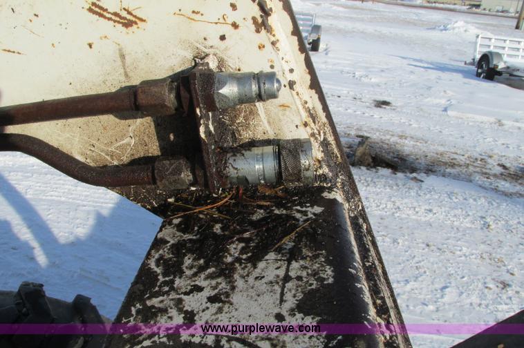 image for item E5236 1990 Bobcat 743B skid steer