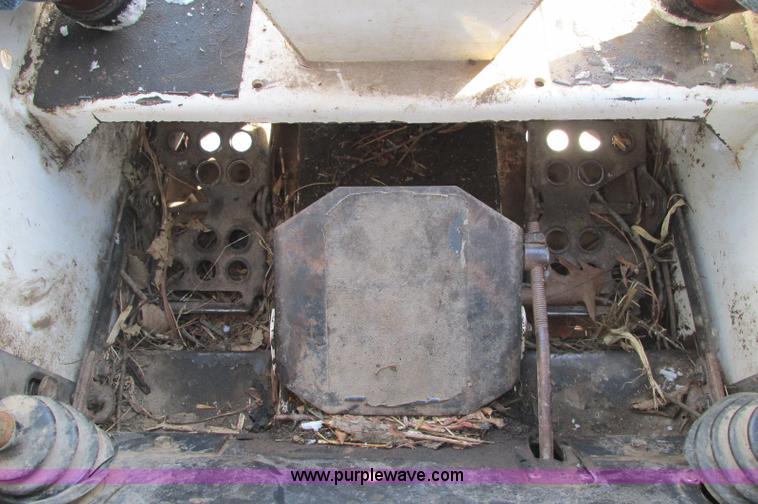 image for item E5236 1990 Bobcat 743B skid steer