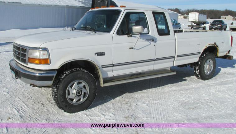 image for item E5237 1997 Ford F250 SuperCab pickup truck