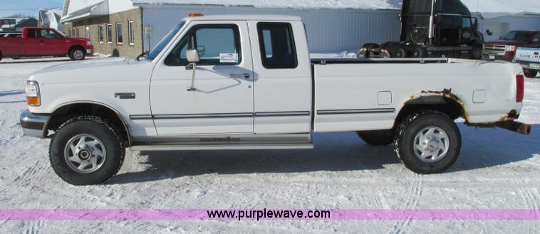 image for item E5237 1997 Ford F250 SuperCab pickup truck