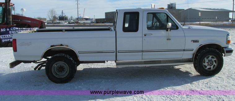 image for item E5237 1997 Ford F250 SuperCab pickup truck
