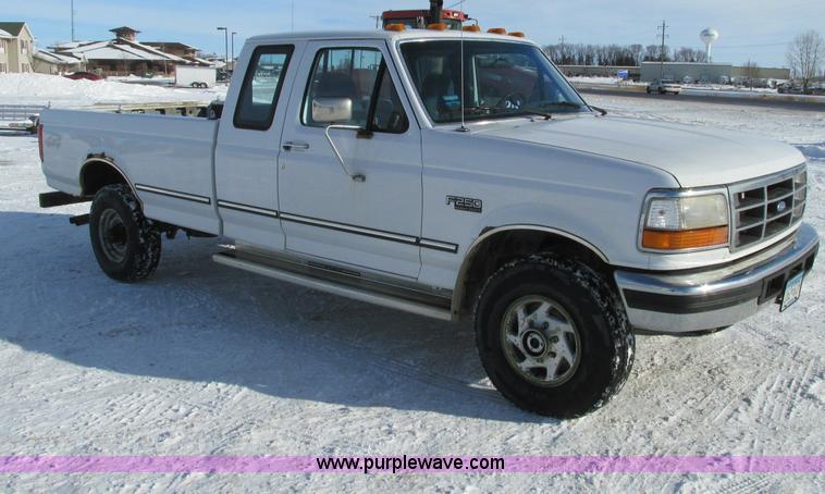 image for item E5237 1997 Ford F250 SuperCab pickup truck