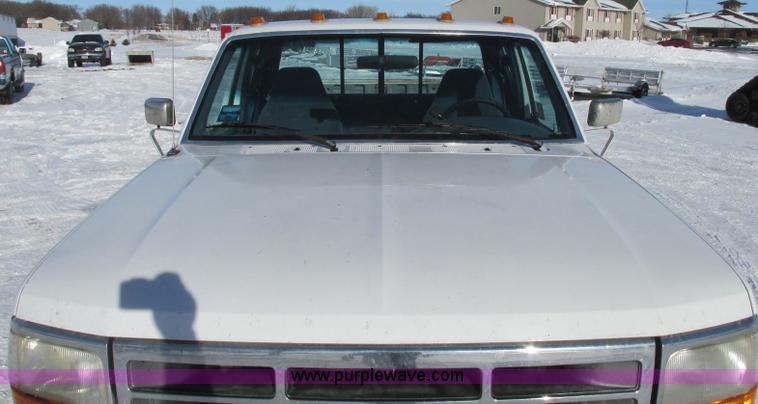 image for item E5237 1997 Ford F250 SuperCab pickup truck