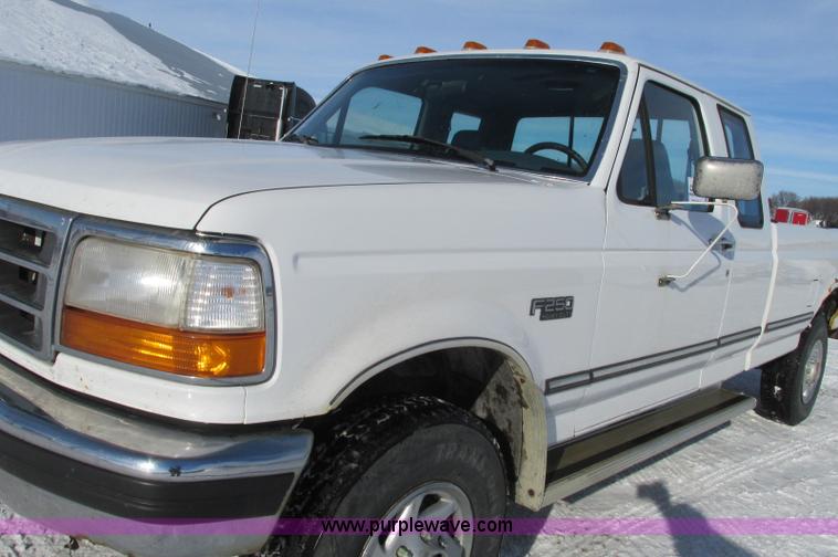 image for item E5237 1997 Ford F250 SuperCab pickup truck