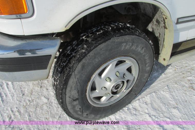 image for item E5237 1997 Ford F250 SuperCab pickup truck