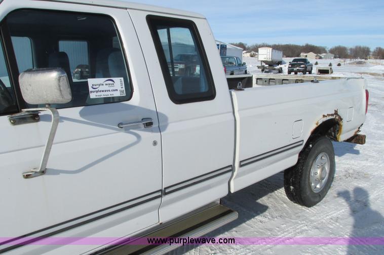 image for item E5237 1997 Ford F250 SuperCab pickup truck