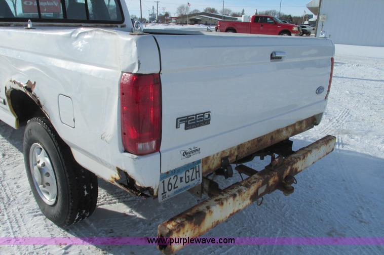 image for item E5237 1997 Ford F250 SuperCab pickup truck
