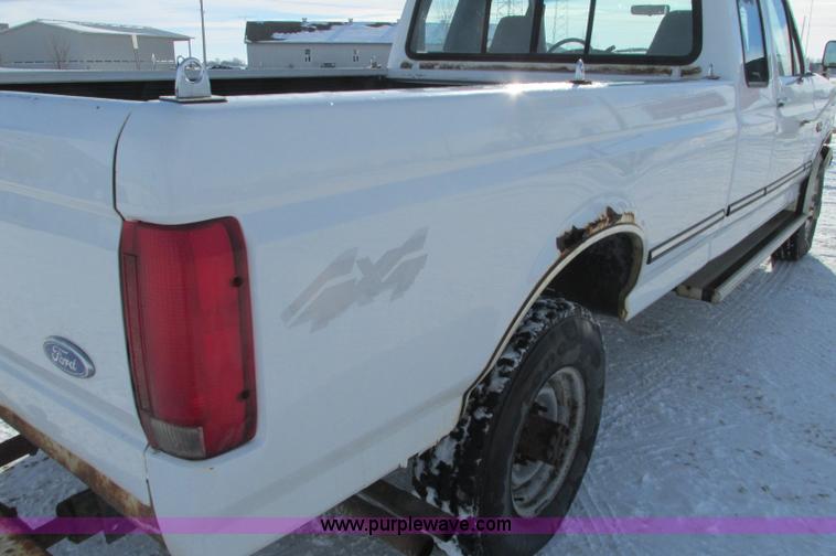 image for item E5237 1997 Ford F250 SuperCab pickup truck