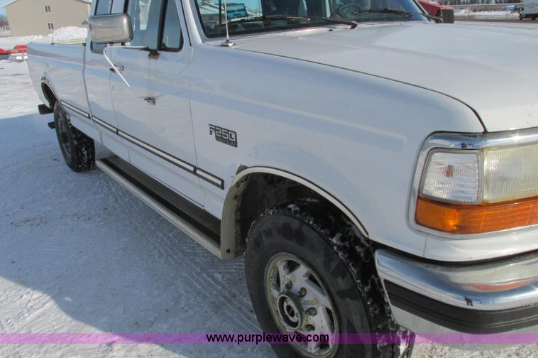 image for item E5237 1997 Ford F250 SuperCab pickup truck