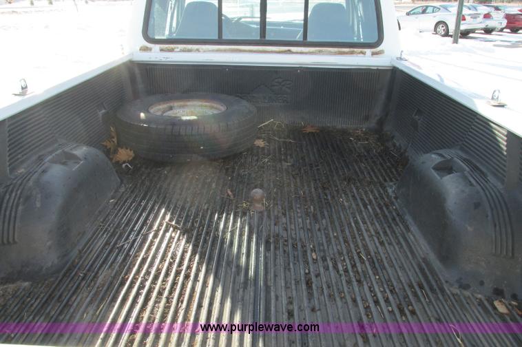 image for item E5237 1997 Ford F250 SuperCab pickup truck