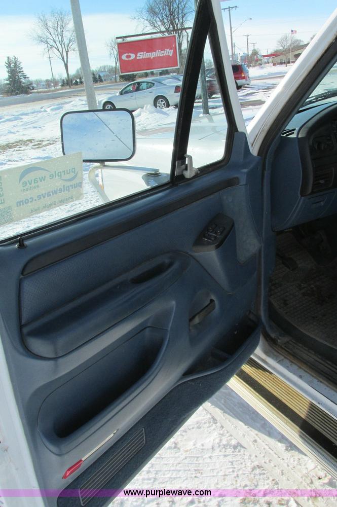 image for item E5237 1997 Ford F250 SuperCab pickup truck