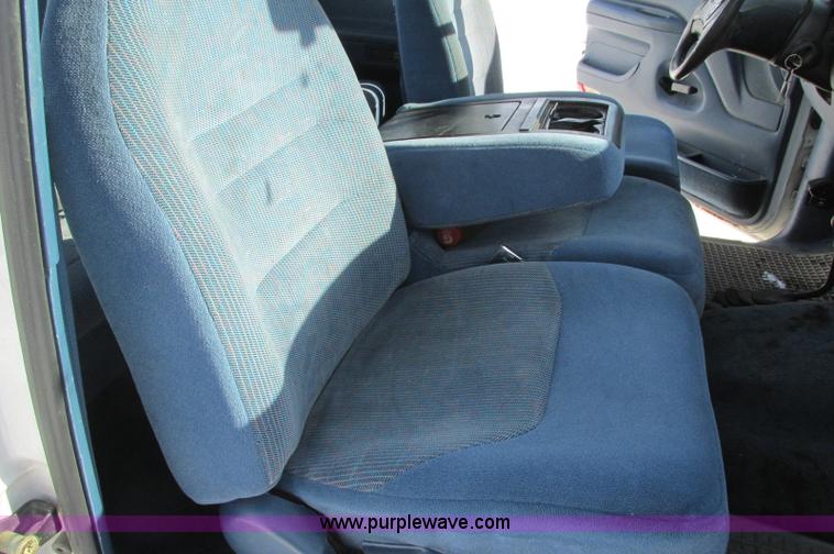 image for item E5237 1997 Ford F250 SuperCab pickup truck