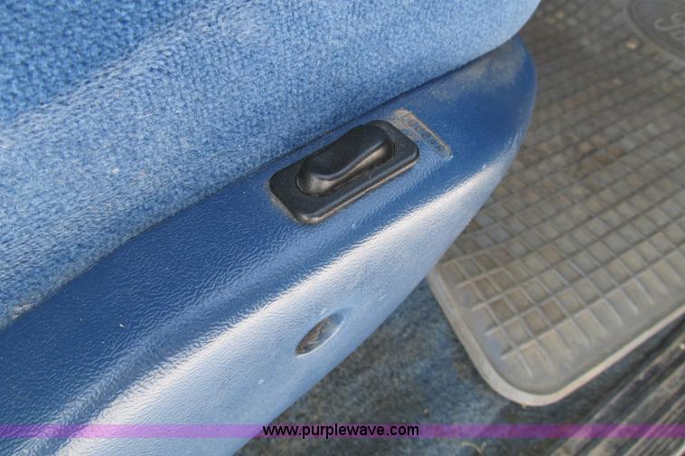 image for item E5237 1997 Ford F250 SuperCab pickup truck