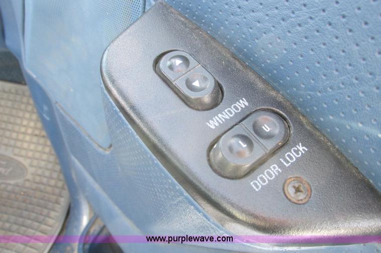 image for item E5237 1997 Ford F250 SuperCab pickup truck