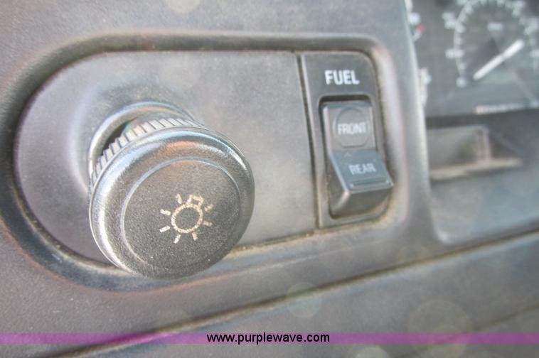 image for item E5237 1997 Ford F250 SuperCab pickup truck