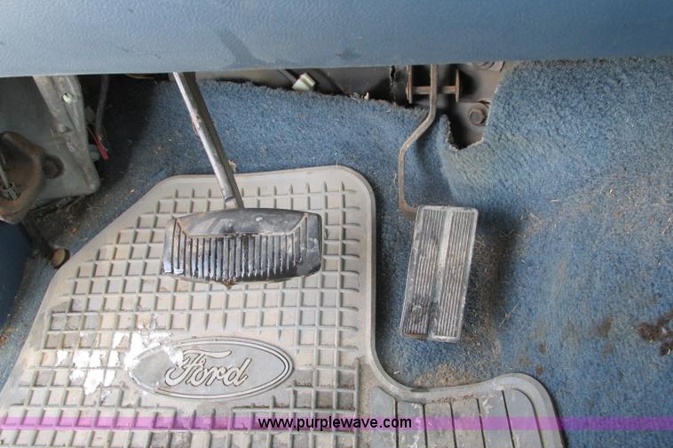 image for item E5237 1997 Ford F250 SuperCab pickup truck