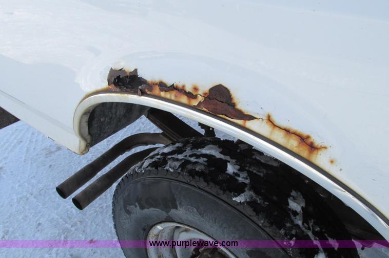 image for item E5237 1997 Ford F250 SuperCab pickup truck