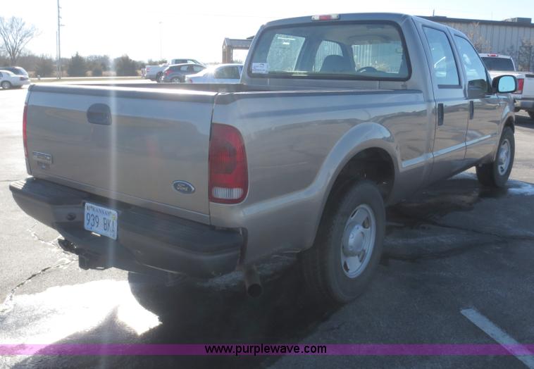 image for item F8067 2007 Ford F250 Super Duty XL Crew Cab pickup truck