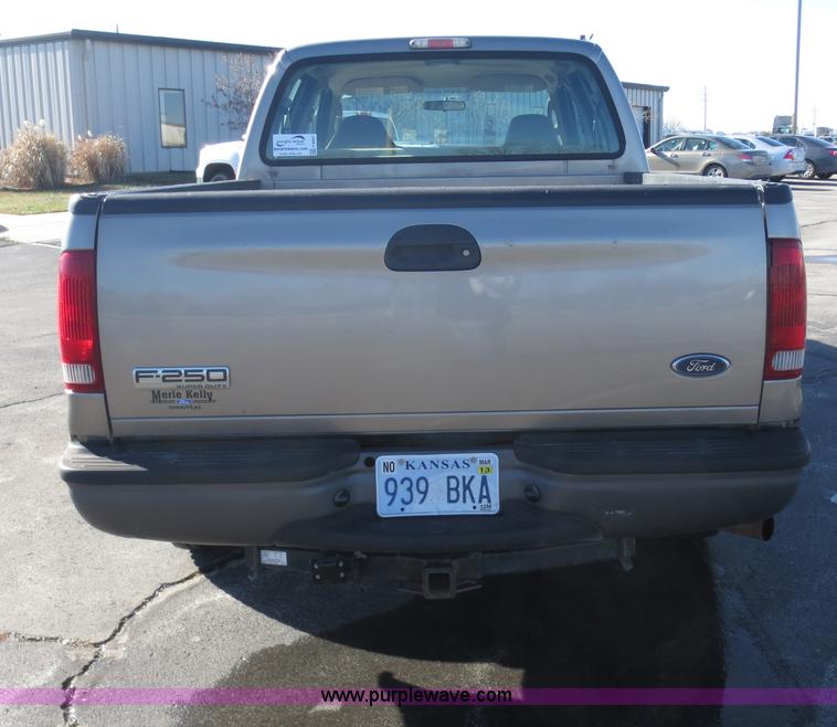 image for item F8067 2007 Ford F250 Super Duty XL Crew Cab pickup truck