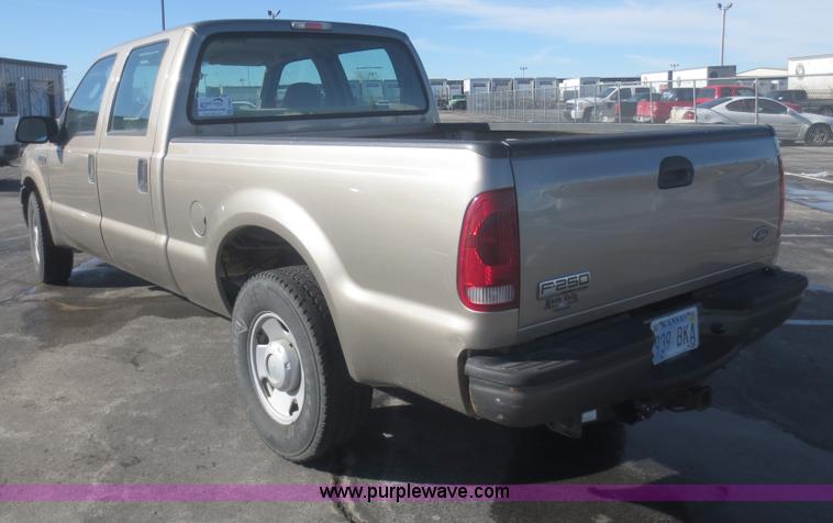 image for item F8067 2007 Ford F250 Super Duty XL Crew Cab pickup truck