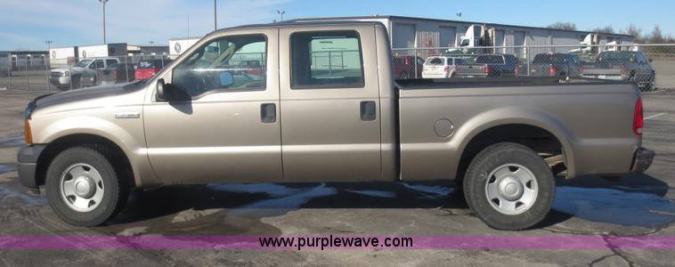 image for item F8067 2007 Ford F250 Super Duty XL Crew Cab pickup truck
