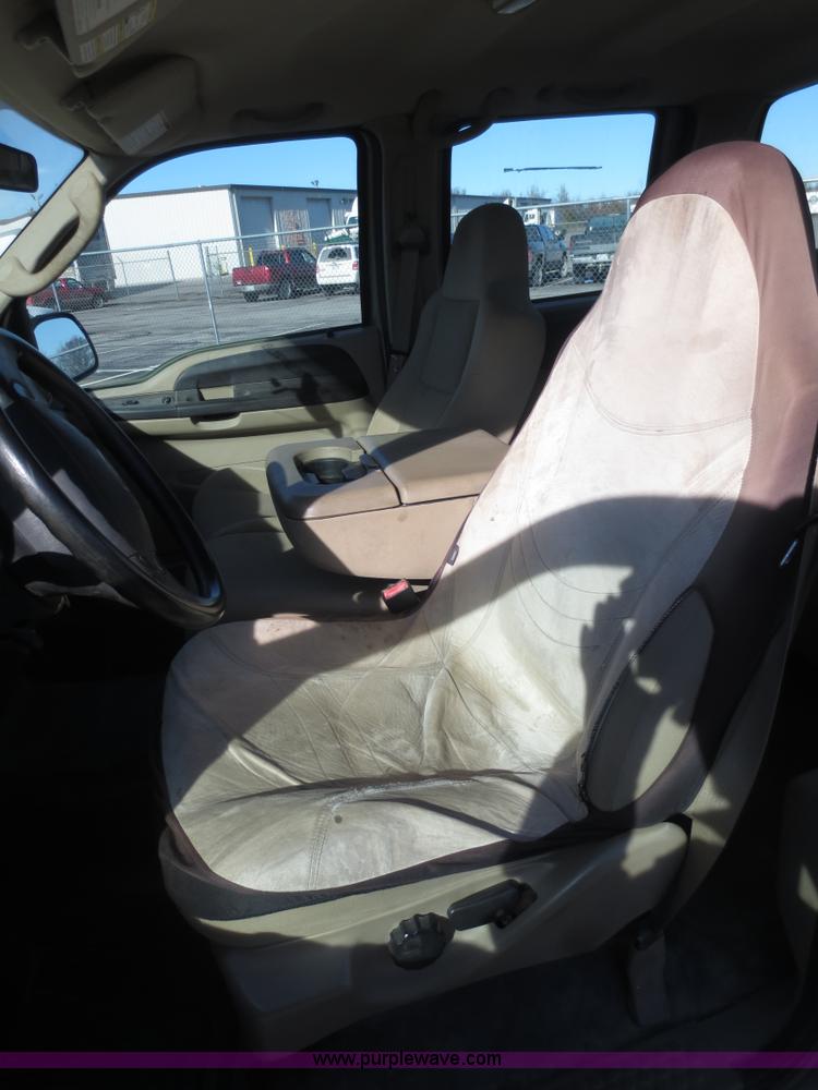 image for item F8067 2007 Ford F250 Super Duty XL Crew Cab pickup truck