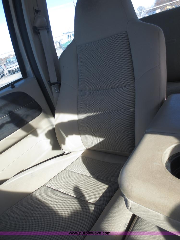 image for item F8067 2007 Ford F250 Super Duty XL Crew Cab pickup truck