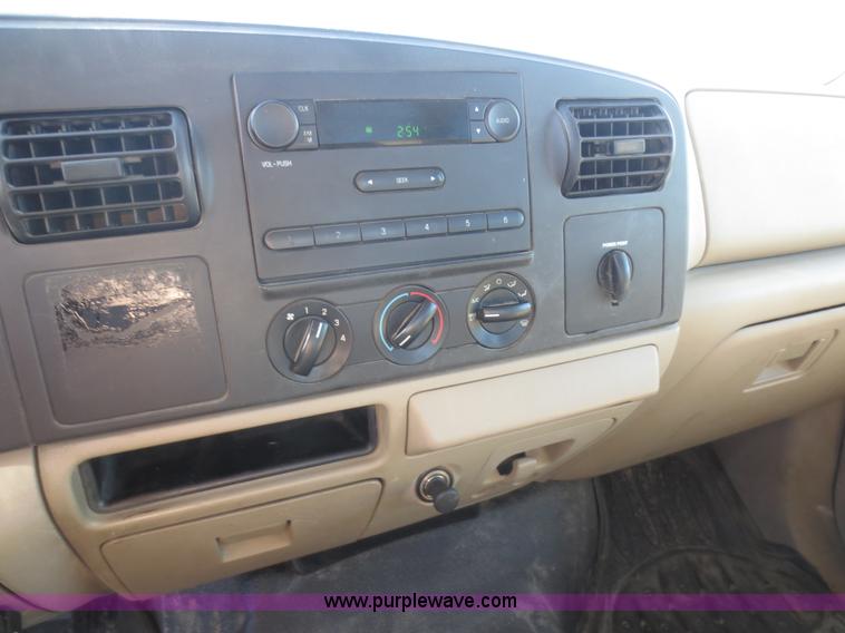 image for item F8067 2007 Ford F250 Super Duty XL Crew Cab pickup truck