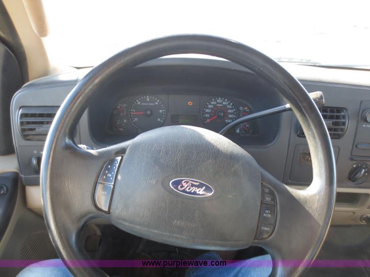 image for item F8067 2007 Ford F250 Super Duty XL Crew Cab pickup truck